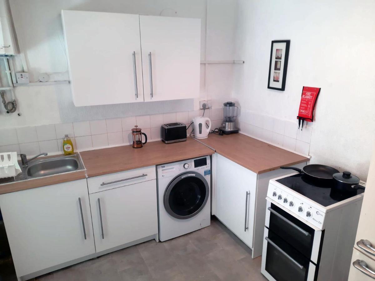 Вилла Llewellyn House Llwynypia Экстерьер фото