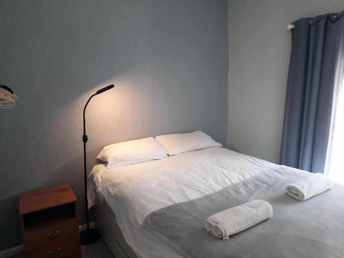 Вилла Llewellyn House Llwynypia Экстерьер фото